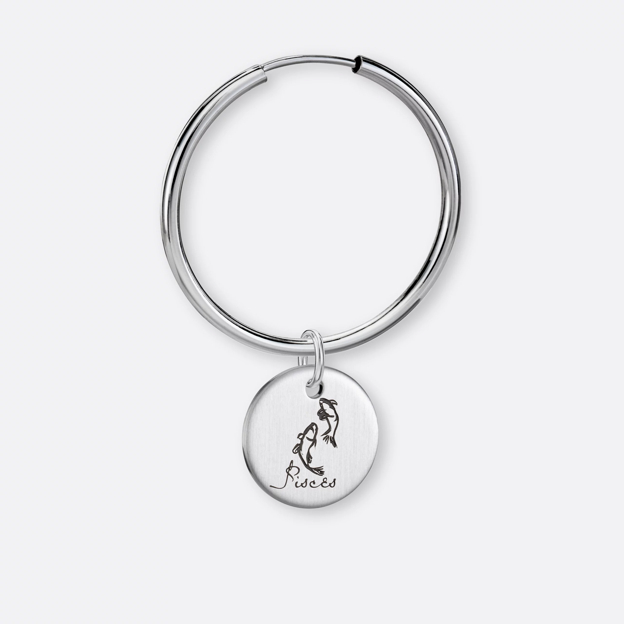 Fische Ohrring, Anhänger graviert, 925er Silber 2 Fische Ohrring-Creole groß mit Sternzeichen Anhänger-Coin graviert, Silber, Vorne