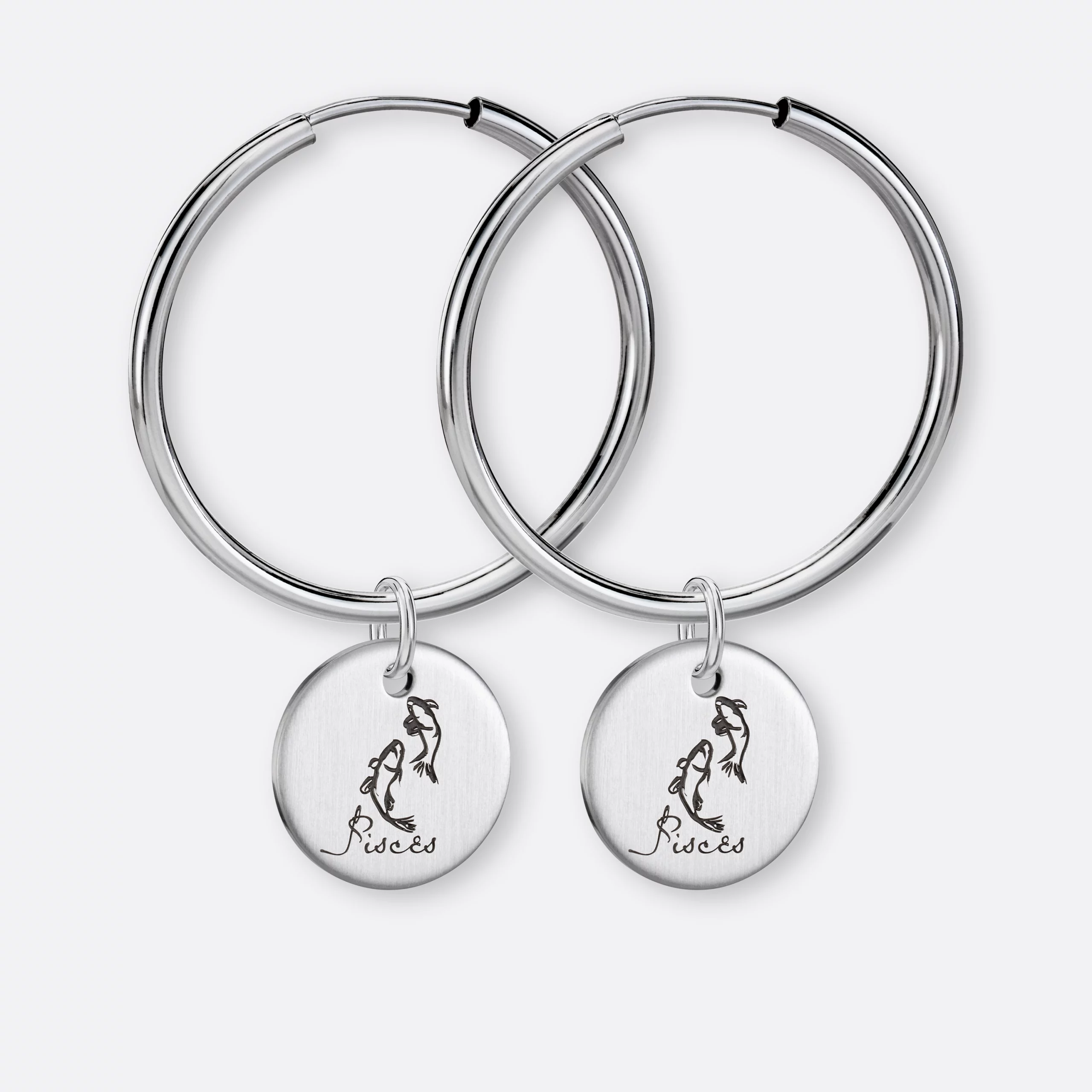 Fische Ohrring, Anhänger graviert, 925er Silber 21 Fische Ohrring-Creolen groß mit Sternzeichen Anhänger-Coins graviert, Silber, Paar