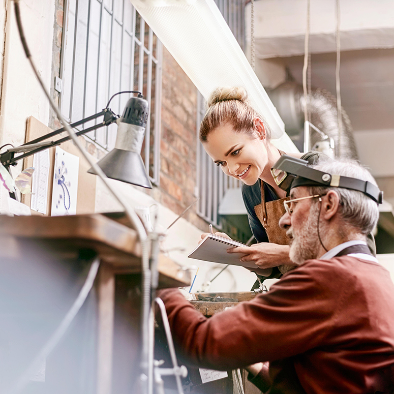 Herstellung vom Sternzeichen-Schmuck