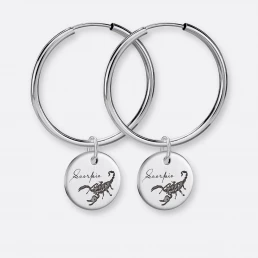 Skorpion Ohrring, Anhänger graviert, 925er Silber 2 Skorpion Ohrring-Creolen groß mit Sternzeichen-Anhänger-Coins graviert, Silber, Paar
