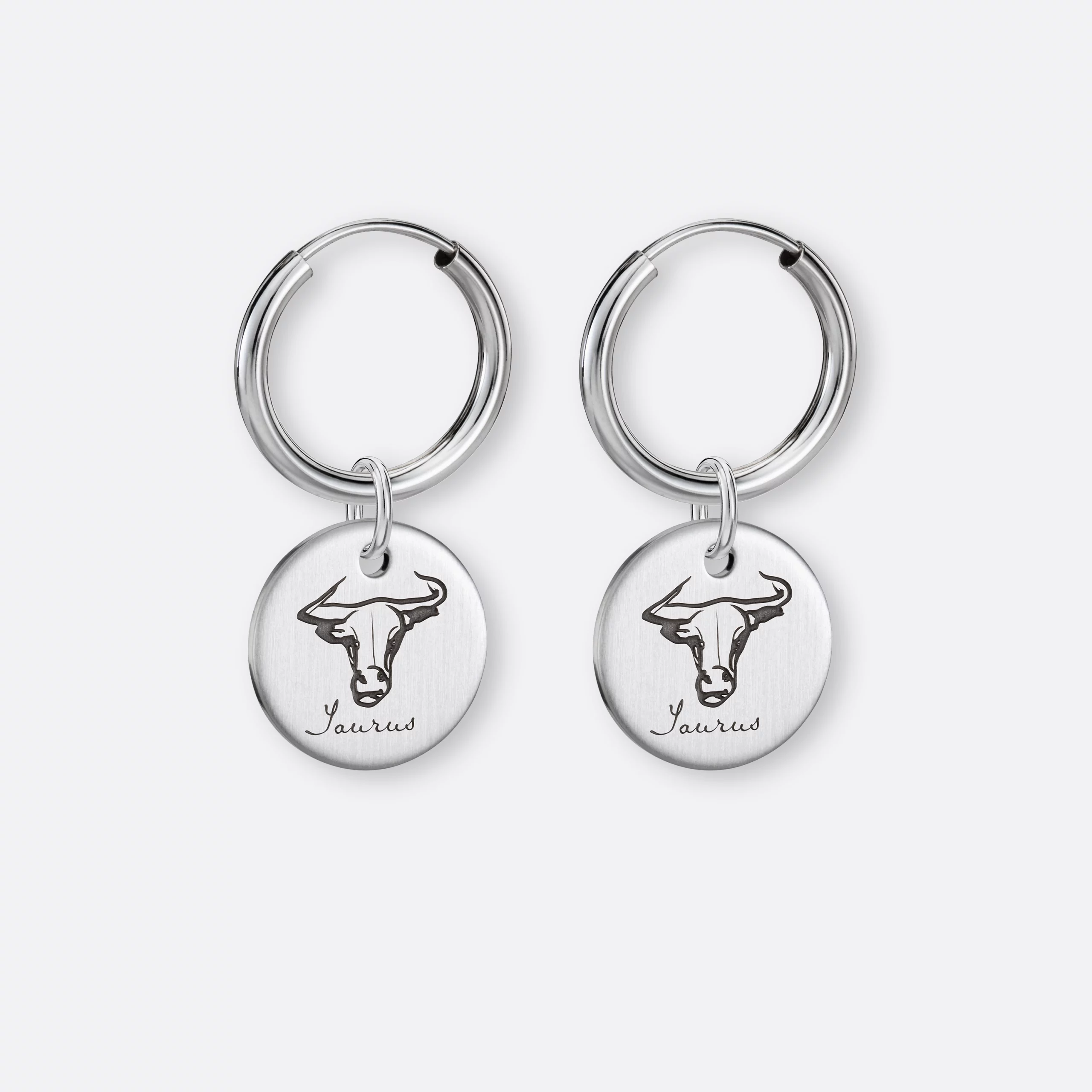 Stier Ohrring, Anhänger graviert, 925er Silber 3 Stier Ohrring klein mit Anhänger-Coin graviert, Silber, Paar, Vorne